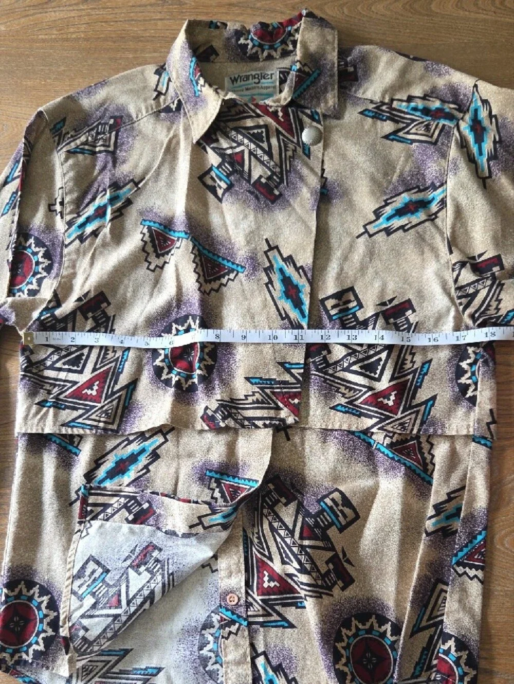 Vintage Wrangler Beige Aztec-Print Lightweight Buttom Up Shirt